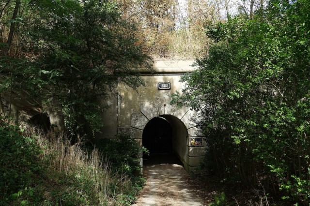 1280px-herstal-fort-pontisse-entry-3636